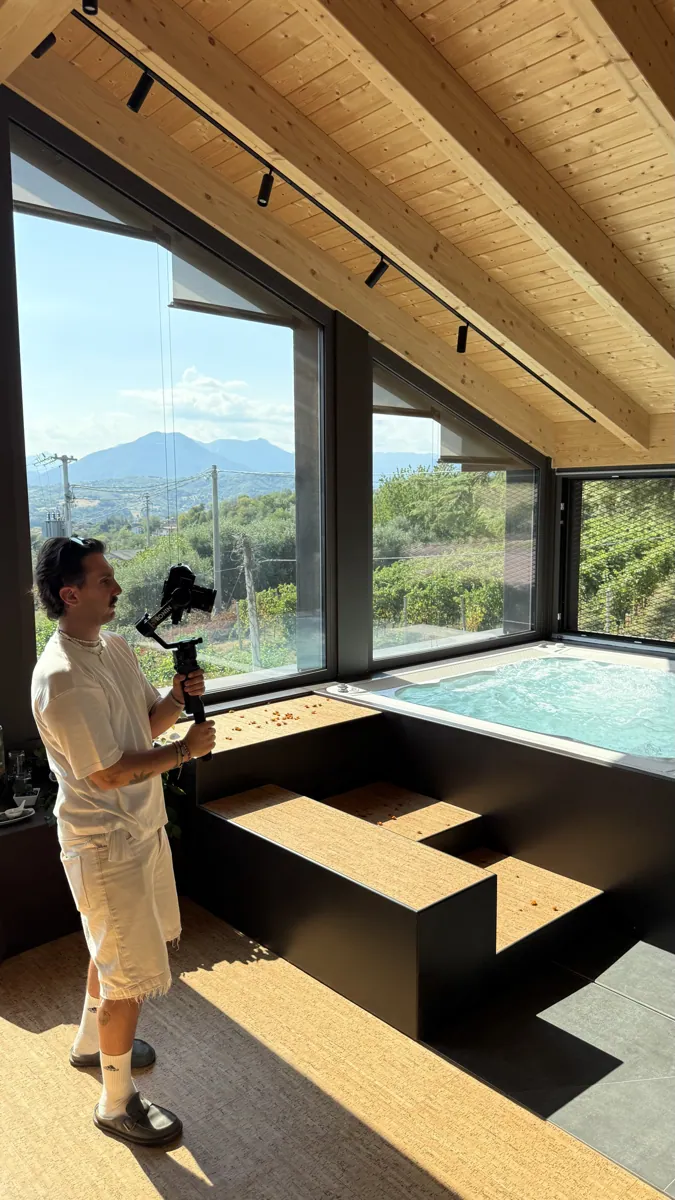 Videomaker Flabber durante una produzione in location